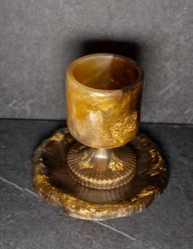 Verre de Kiddouch à pied Ciselé en résine epoxy Marron