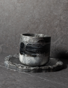 Verre de Kiddouch Cylindre en résine epoxy Marbre Noir 2